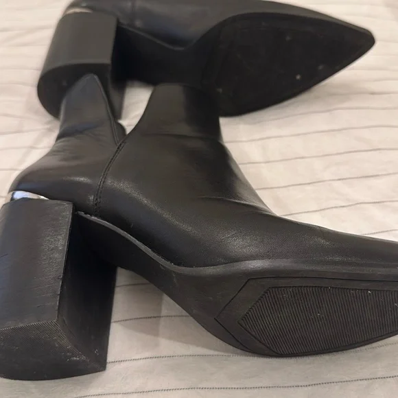 Steve Madden black leather booties - Picture 4 of 4